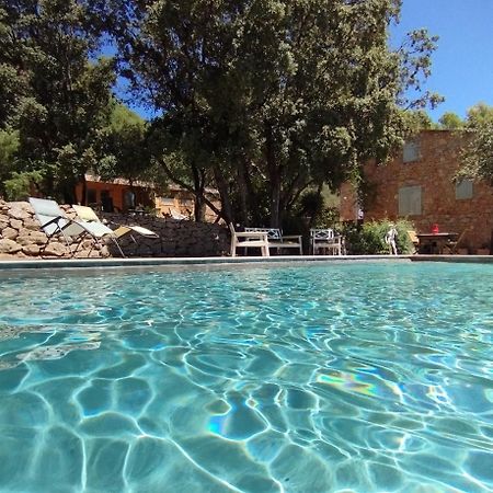 La Bergerie Des Colles Bed & Breakfast Entrecasteaux Exterior photo