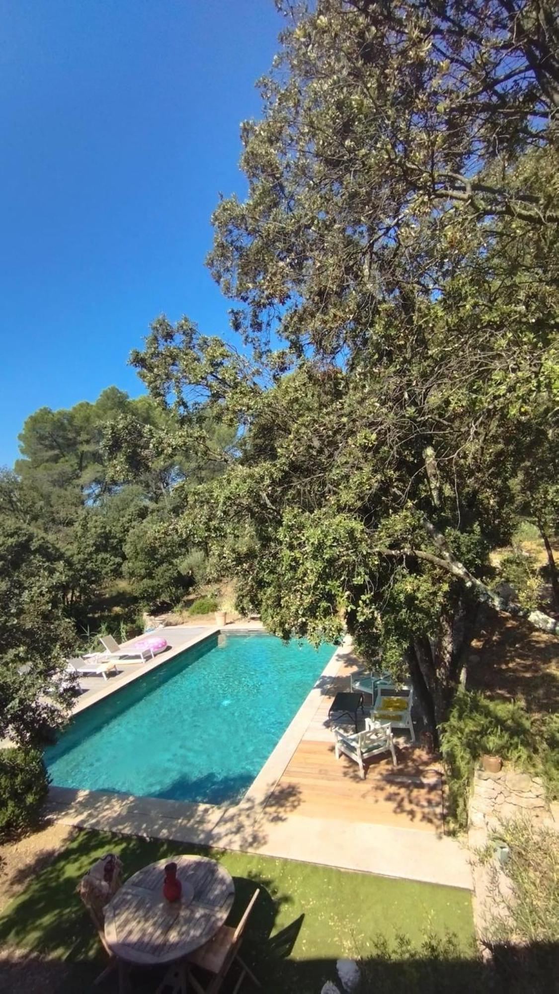 La Bergerie Des Colles Bed & Breakfast Entrecasteaux Exterior photo